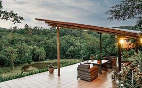 Bushbaby Valley Lodge